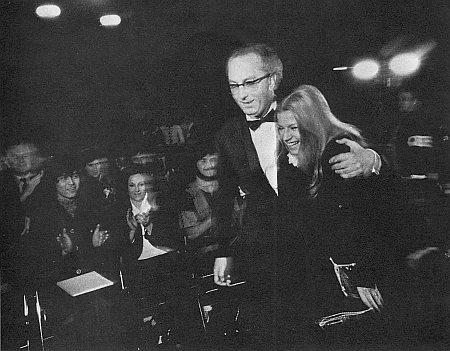 André Popp avec Martine Clemenceau au Festival Yamaha Tokyo "Un jour l'Amour" 1971